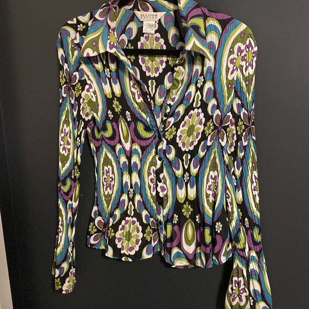 Retro feeling modern colourful blouse!